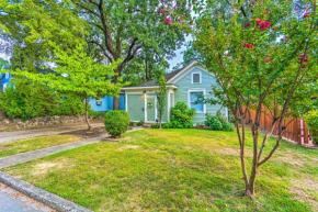 Colorful Cottage with Deck about 5 Mi to Downtown!